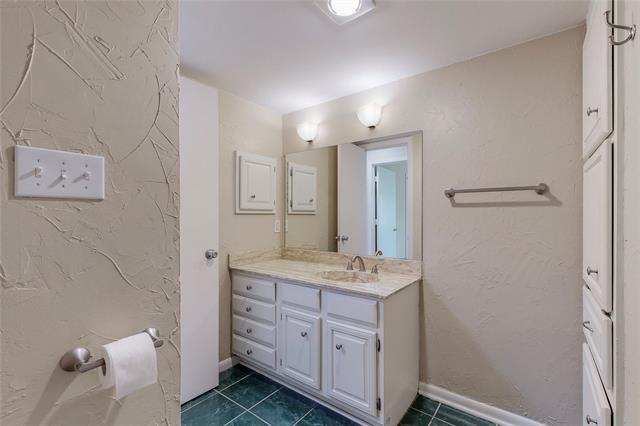 Building Photo - 426 Yacht Club Dr