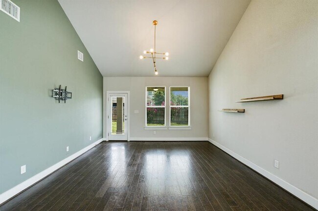 Building Photo - 5826 Aviano Rd