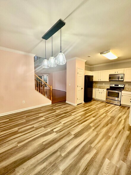 Building Photo - 9472 Black Hawk Ct
