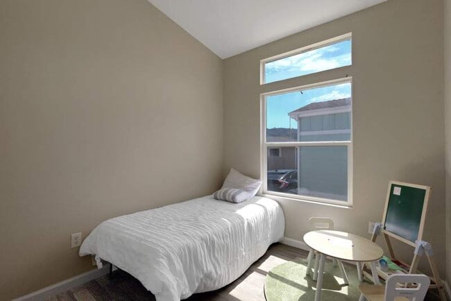 Building Photo - 309 3rd Ave