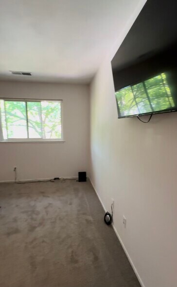 Building Photo - 184 W Agua Caliente Rd