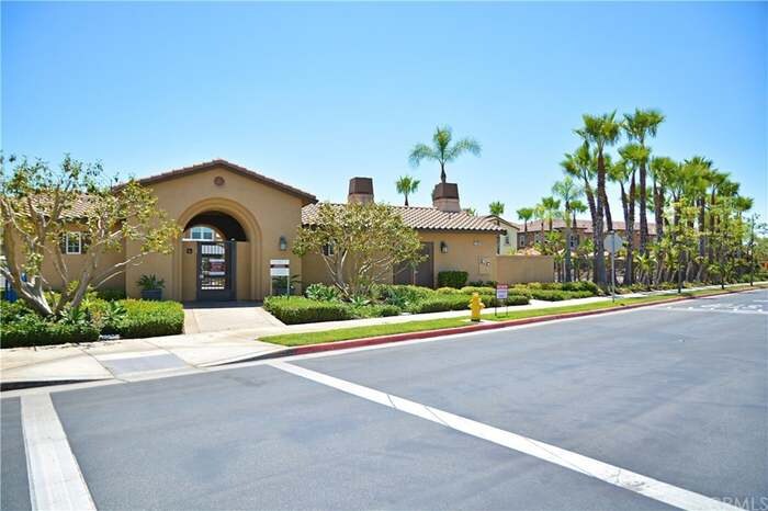 Building Photo - 5062 Decatur Dr