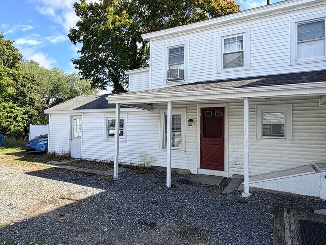 Building Photo - 146 Village St