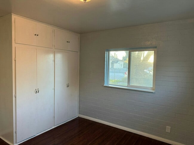 Building Photo - 3622 Ottawa Ave