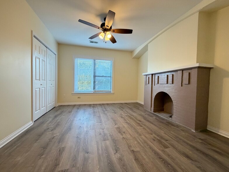 Bedroom 2 - 952 W Windsor Ave