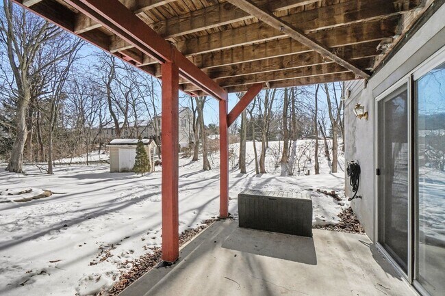 Building Photo - 54 Woodmyre Ln