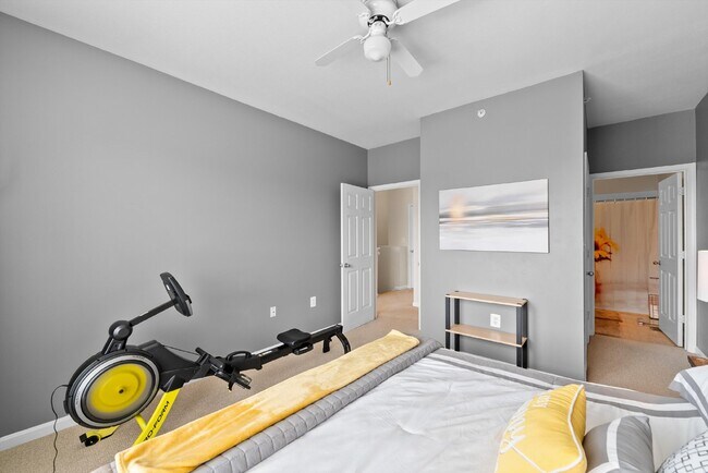 Building Photo - Luxurious Condo Living in Gated Stonegate ...