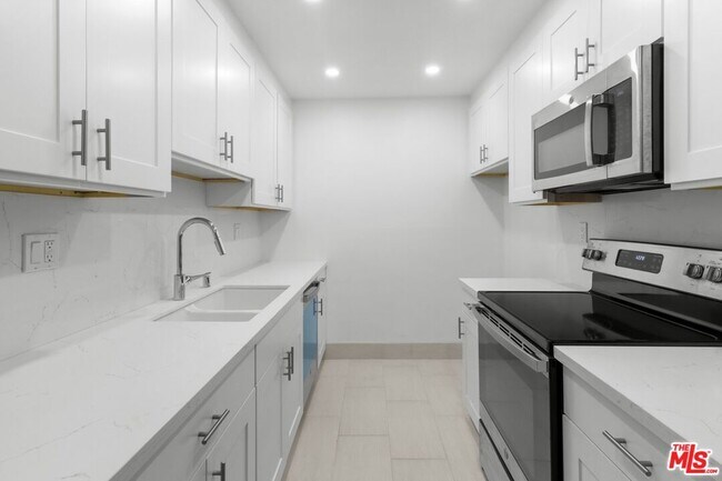 Building Photo - 1114 12th St