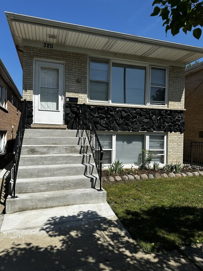 Building Photo - 3211 S 53rd Ct