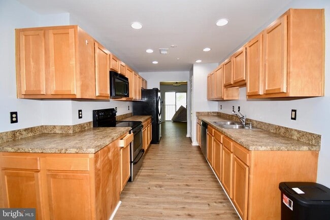Building Photo - 11234 Hannah Way