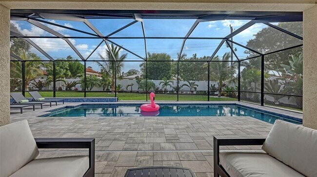 Building Photo - 1111 Mallorca Dr