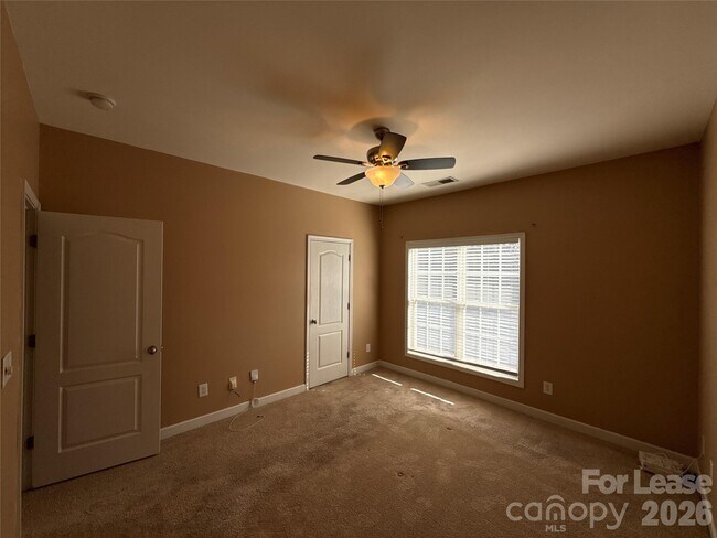 Building Photo - 8636 Beaver Creek Dr