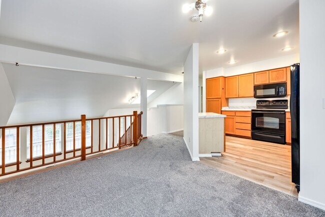 Building Photo - Nice Kingston Home