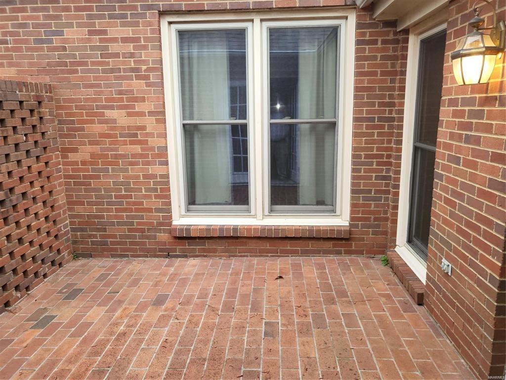 Building Photo - 1516 Charleton Dr