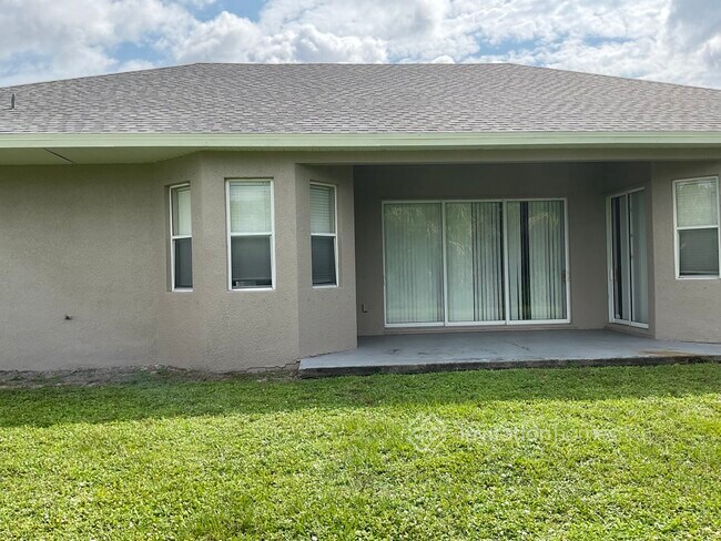 Building Photo - 2623 S Biscayne Dr