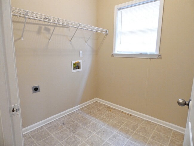 Building Photo - 9100 Cinderhill Cove W