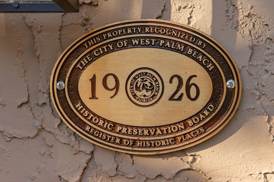 Building Photo - 521 28th St