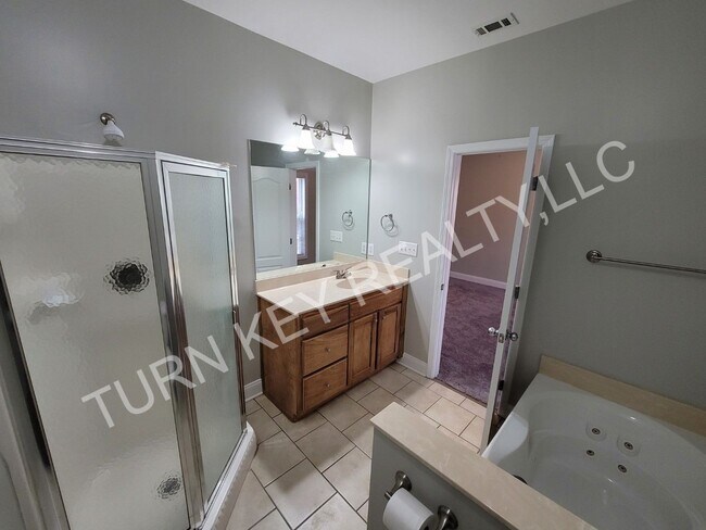 Building Photo - Home for rent in Gardendale