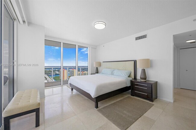 Building Photo - 16699 Collins Ave