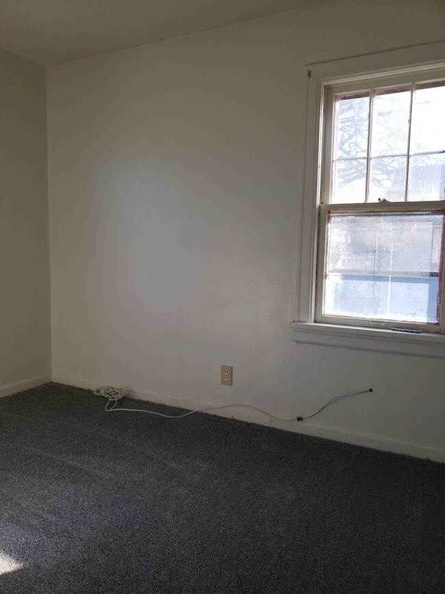 Building Photo - 3038 E Lynn St