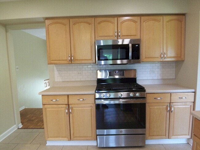 Building Photo - 3835 Winston Dr