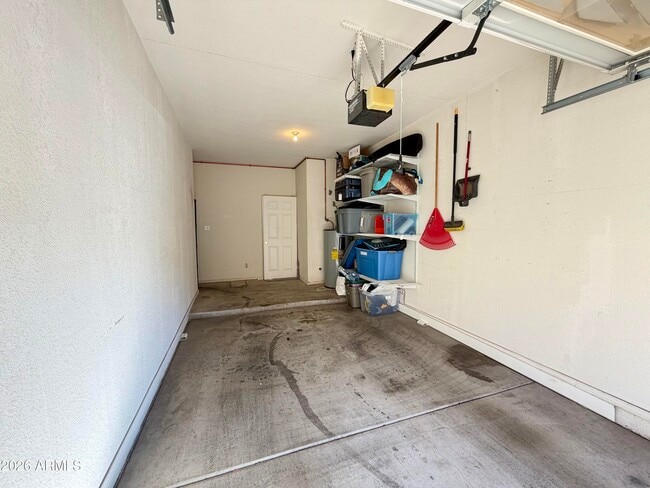 Building Photo - 10232 N 12th Ct