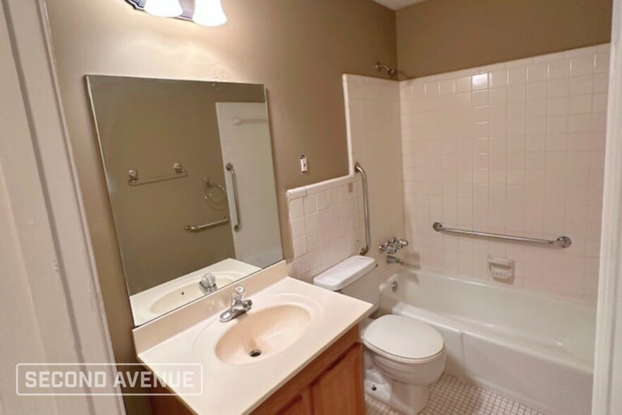 Building Photo - 4387 Cottonwood Rd
