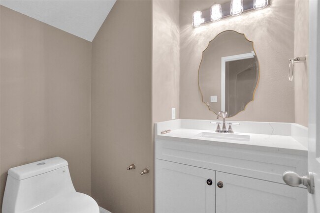 Building Photo - 25525 Oakhurst Forest Dr