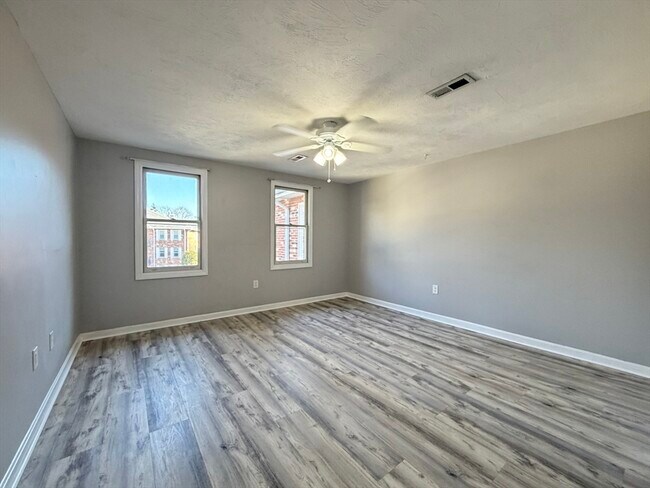 Building Photo - 354 Neponset St