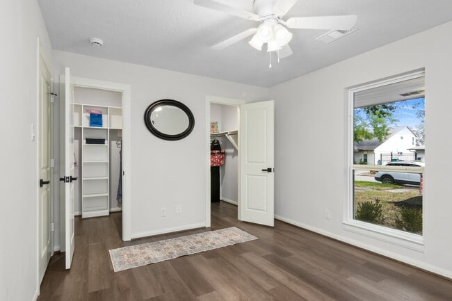 Building Photo - 6115 Lymbar Dr