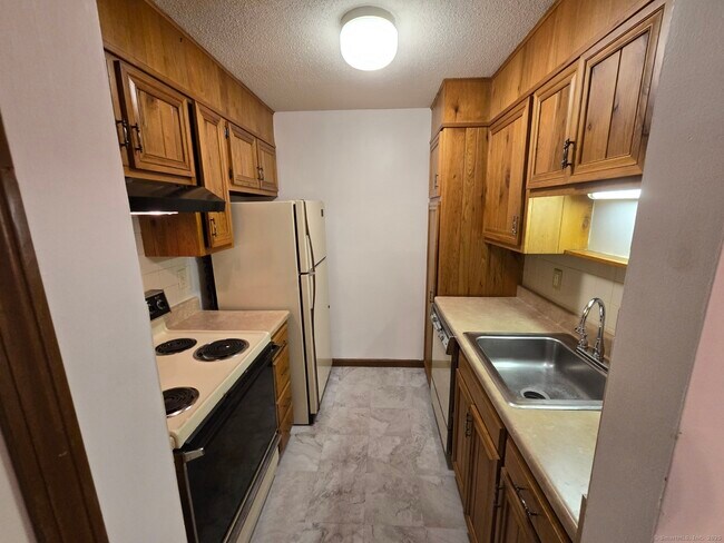 Building Photo - 34 A Padanaram Rd