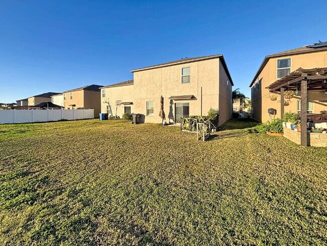 Building Photo - 7517 Samuel Ivy Dr