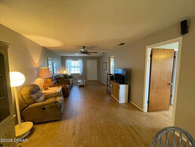 Building Photo - 1000 Egret Ct