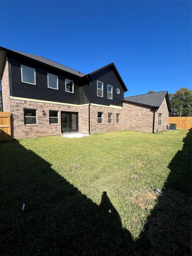 Building Photo - 2603 Piemonte Ave