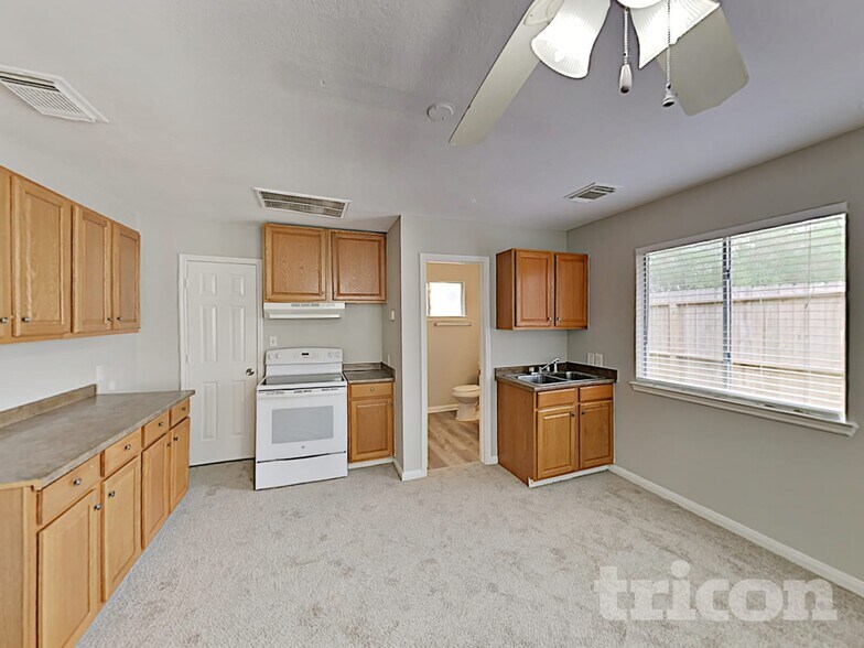 Building Photo - 6738 Catarina Cir