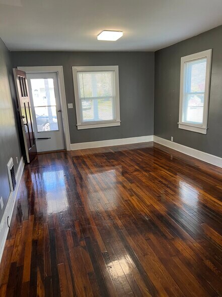 Building Photo - 748 Grant St