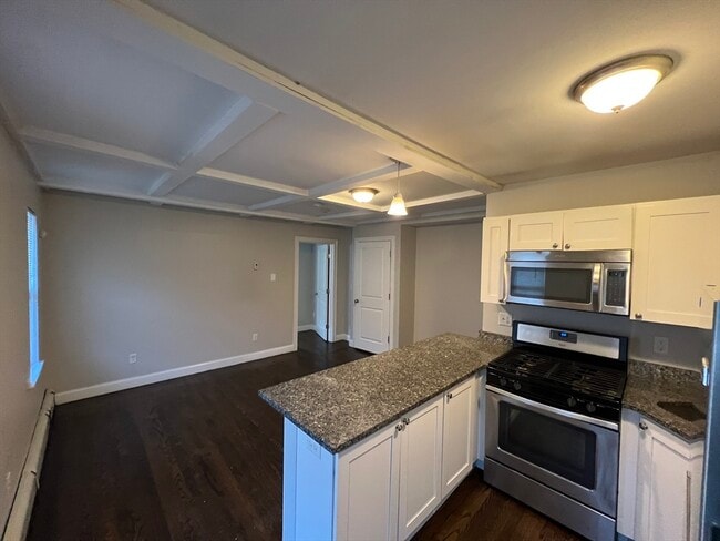 Building Photo - 70 Safford St