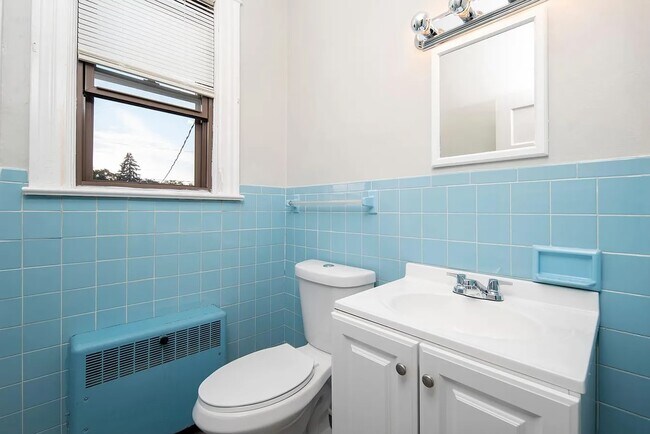Building Photo - 857 7th Ave