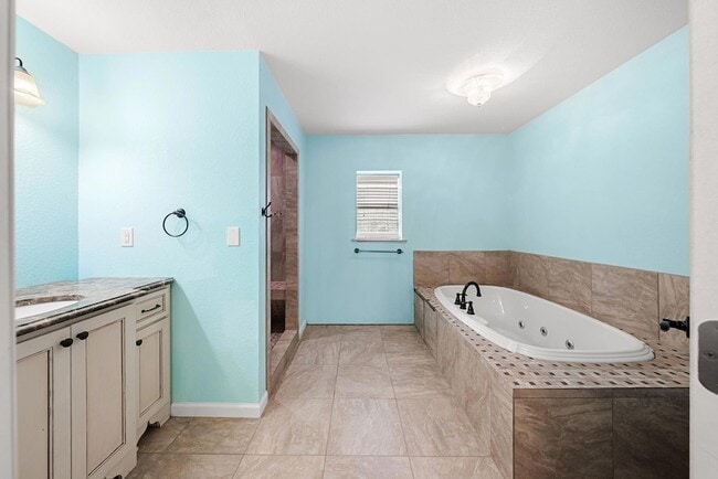 Building Photo - 24369 Bingham Creek Rd