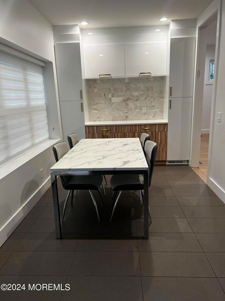 Building Photo - 255 Hollywood Ave