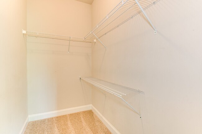 Building Photo - 140 Pebble Ln
