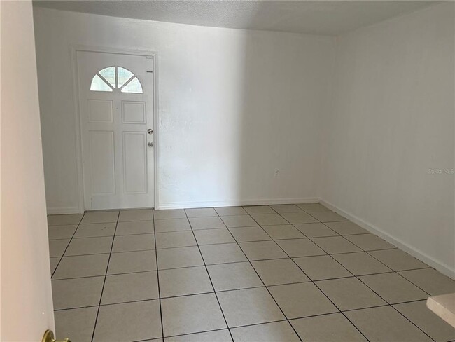 Building Photo - 6219 Oak Cluster Cir