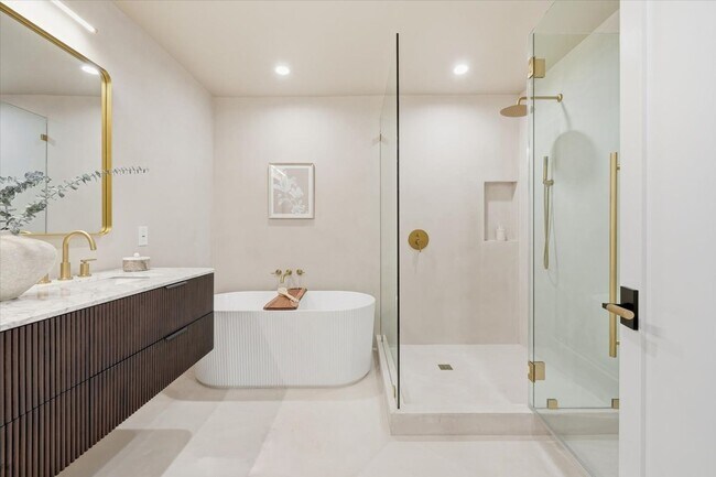 Building Photo - Completely Remodeled, Custom 4BR3.5BA Hilltop Home w/ Incredible Panoramic Ocean/Whitewater/Coast...