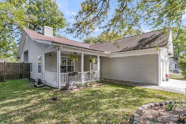 Building Photo - Charming 3 Bedroom, 2 Bath Home off of Longpoint in Mount Pleasant!