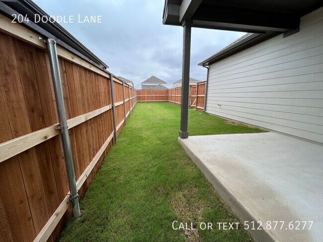 Building Photo - 204 Doodle Ln