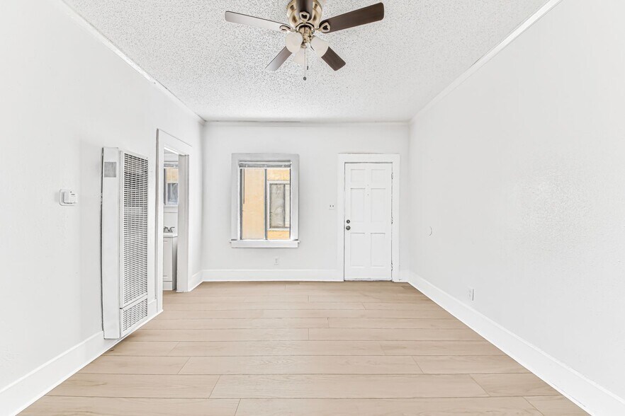 Building Photo - 1074 Obispo Ave