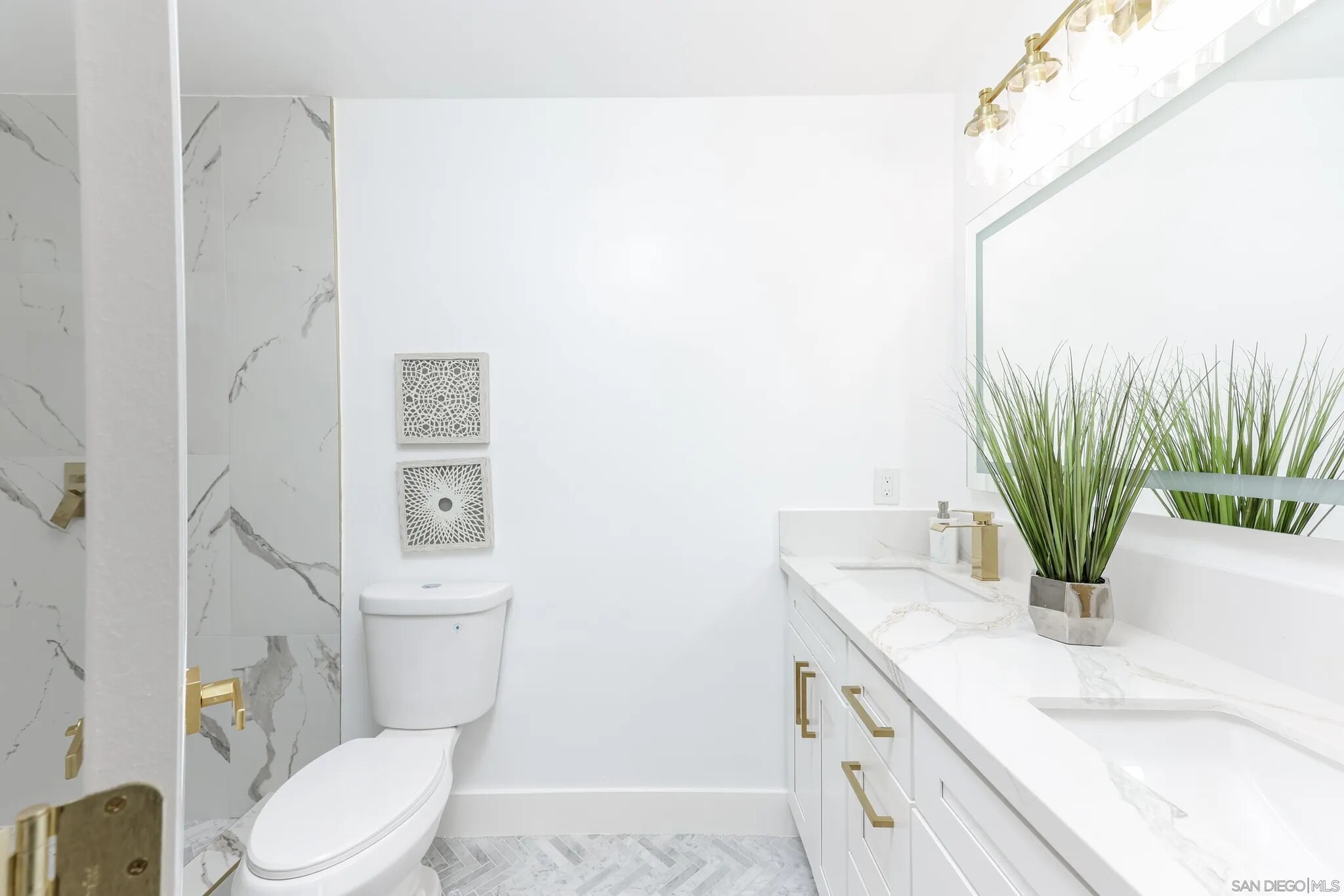 Masterbedroom Bath - 10967 Salinas Way