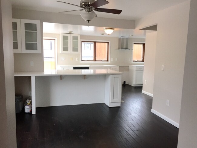 Building Photo - 127 Hyers St