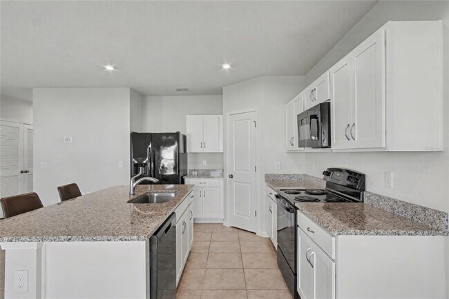 Building Photo - 1371 Madison Cir