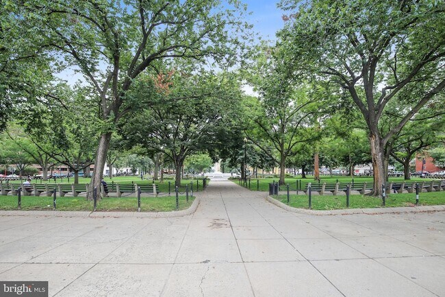 Building Photo - 1343 Q St NW